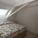 Gorevirat 2 Avec Jacuzzis Et Terrasses Privatives Pour Chaque * Corcelles (Jura)