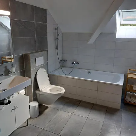 Gorevirat 2 Avec Jacuzzis Et Terrasses Privatives Pour Chaque Apartment Corcelles (Jura)